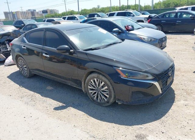 2024 NISSAN Altima