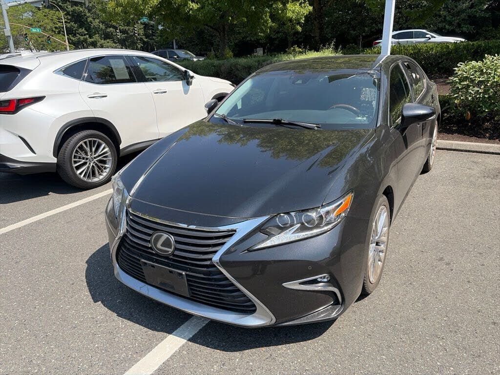 2017 LEXUS ES
