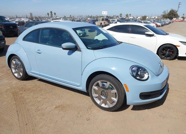 2012 VOLKSWAGEN Beetle