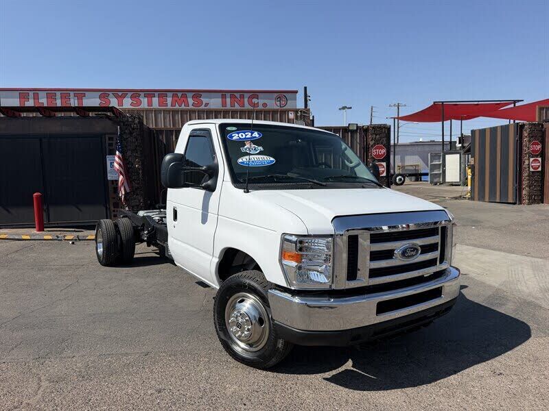 2024 FORD E-350