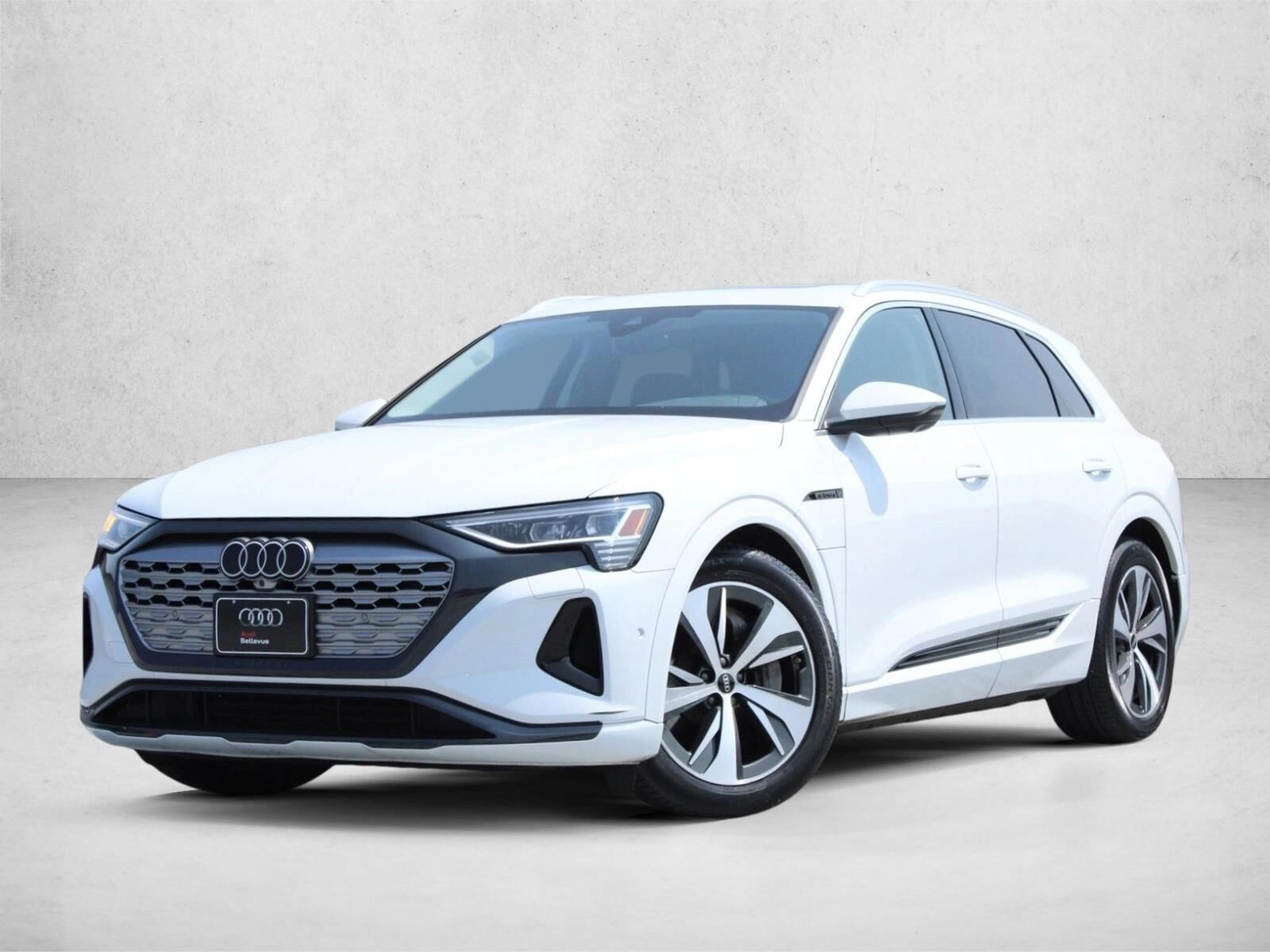 2024 AUDI Q8