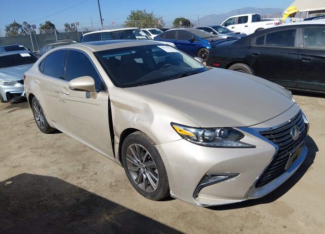 2018 LEXUS ES