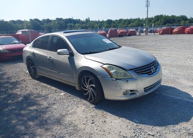 2012 NISSAN Altima