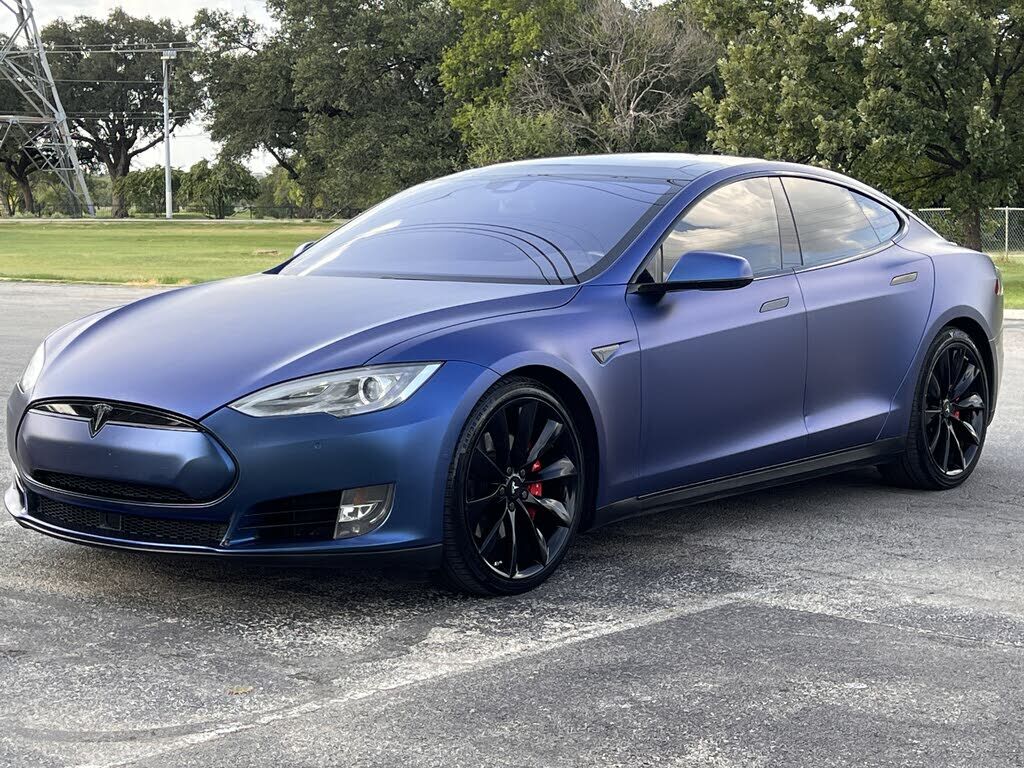 2015 TESLA Model S
