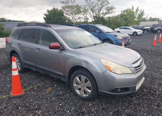 2010 SUBARU Outback