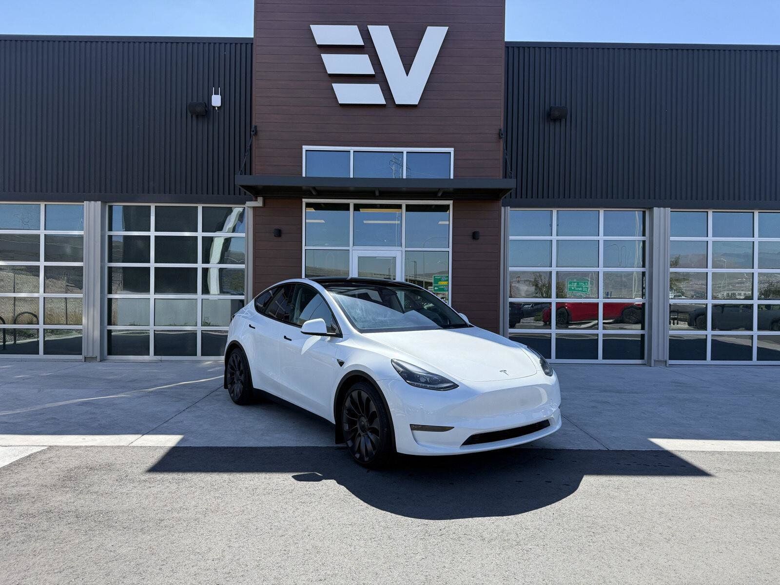 2024 TESLA Model Y