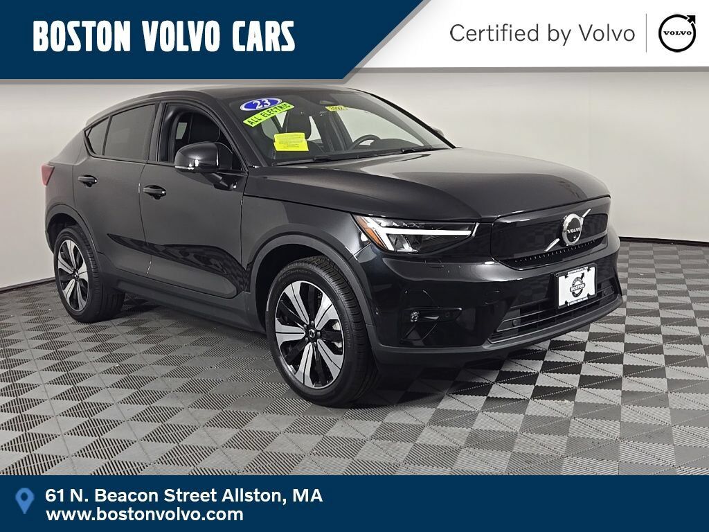 2023 VOLVO C40