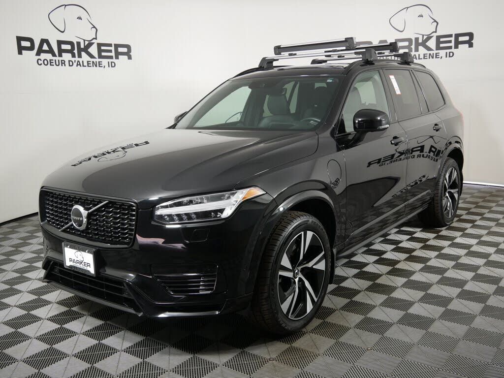 2022 VOLVO XC90