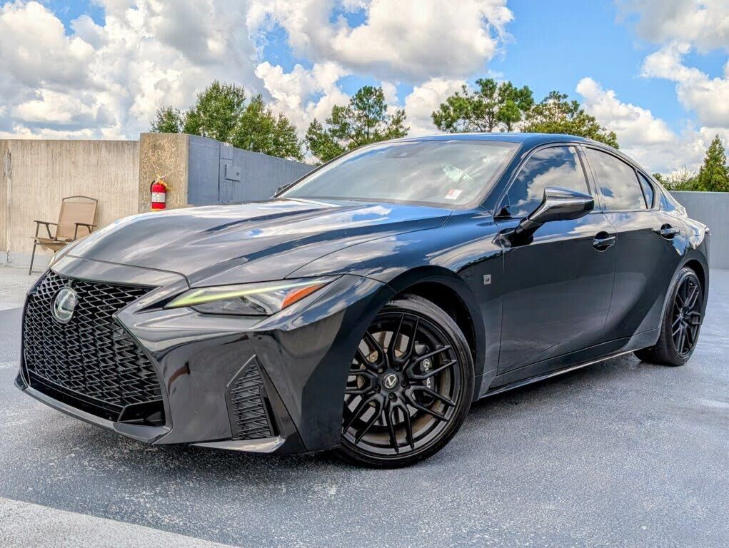 2023 LEXUS IS