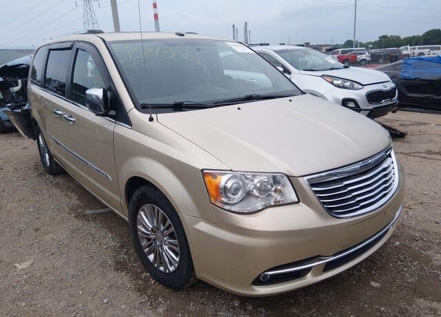 2011 CHRYSLER Town and Country