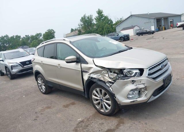 2017 FORD Escape
