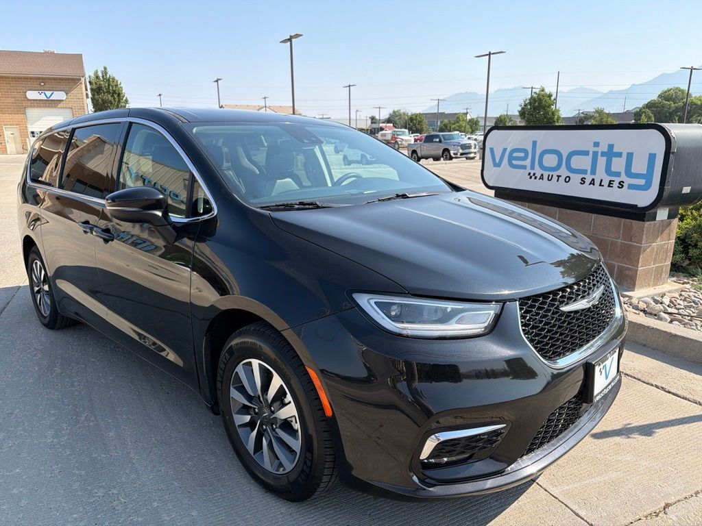 2023 CHRYSLER Pacifica
