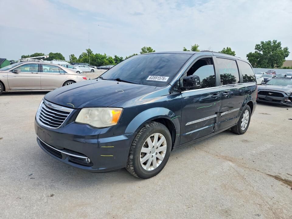 2013 CHRYSLER Town and Country