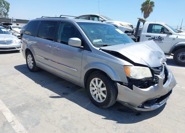 2014 CHRYSLER Town and Country