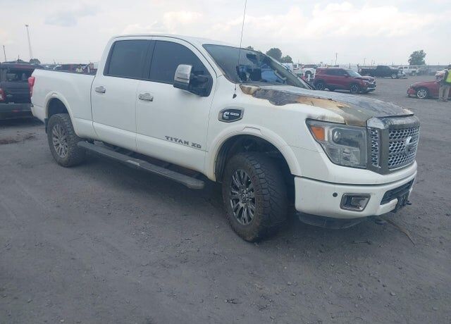 2017 NISSAN Titan