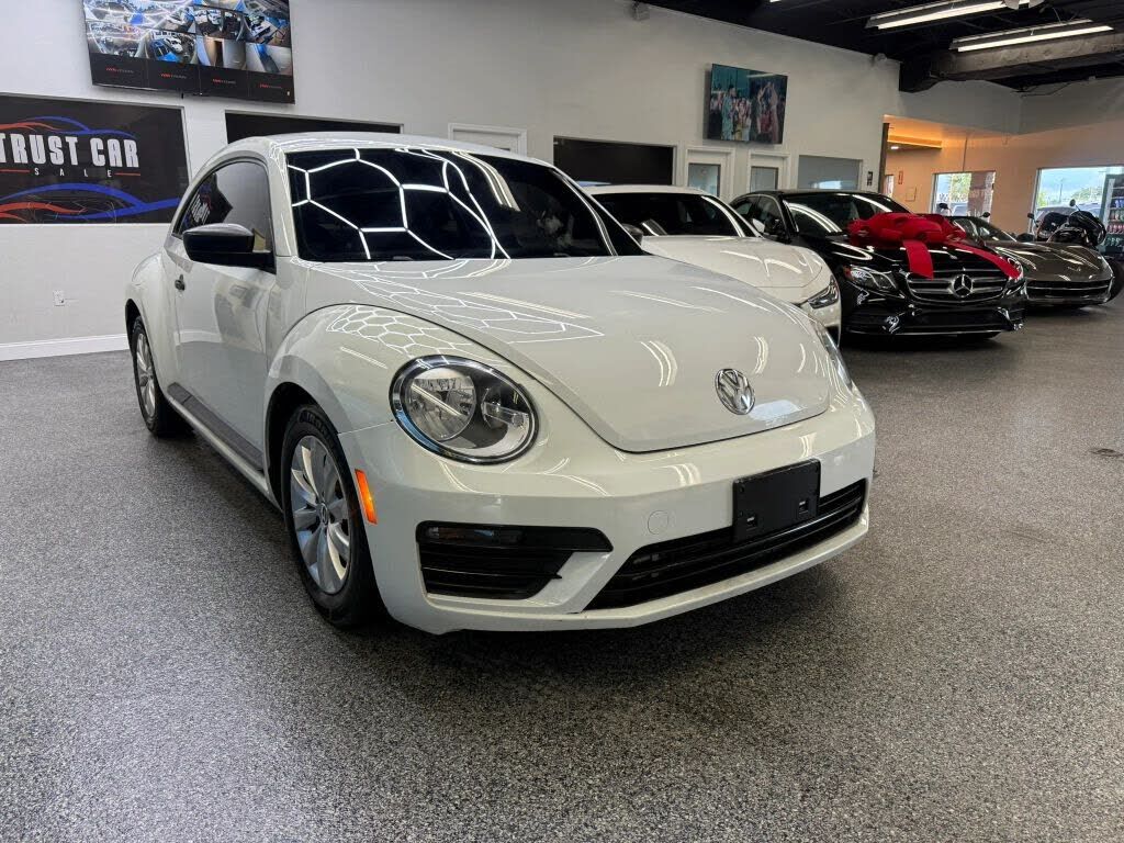 2017 VOLKSWAGEN Beetle