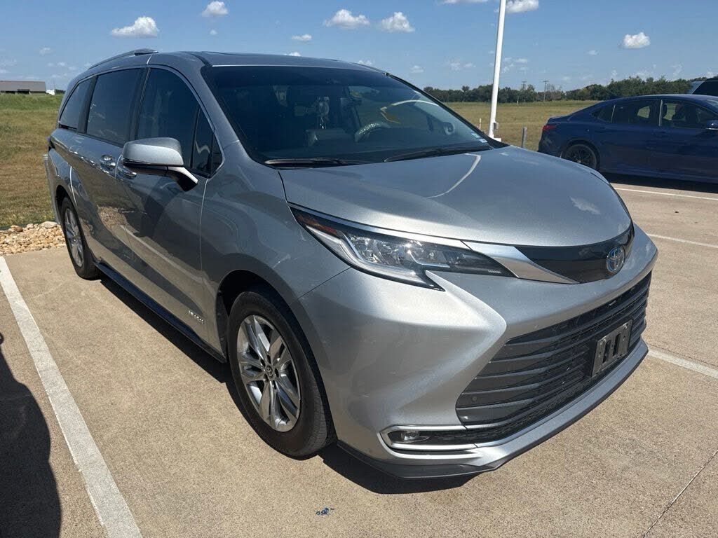 2021 TOYOTA Sienna