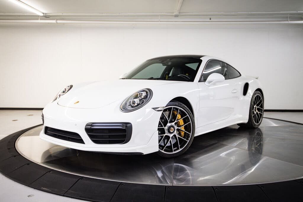 2019 PORSCHE 911