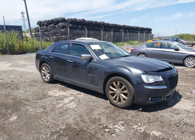 2019 CHRYSLER 300