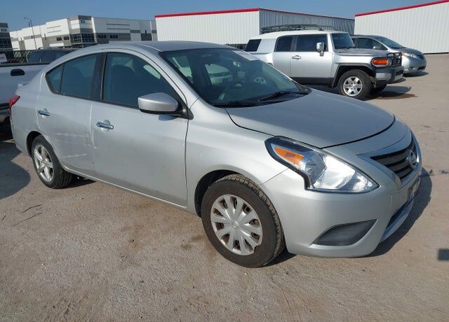 2017 NISSAN Versa