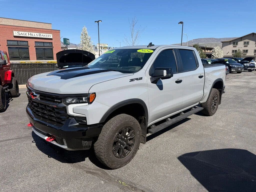2024 CHEVROLET Silverado