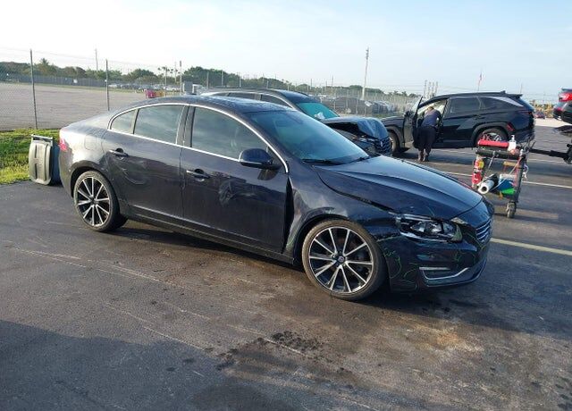 2016 VOLVO S60