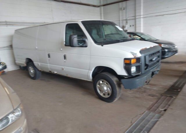 2013 FORD E-150