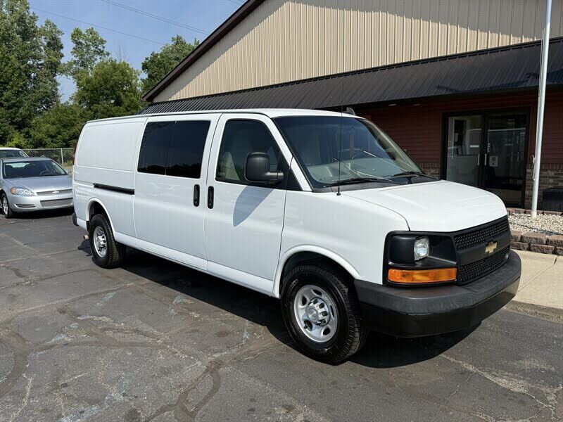 2017 CHEVROLET Express