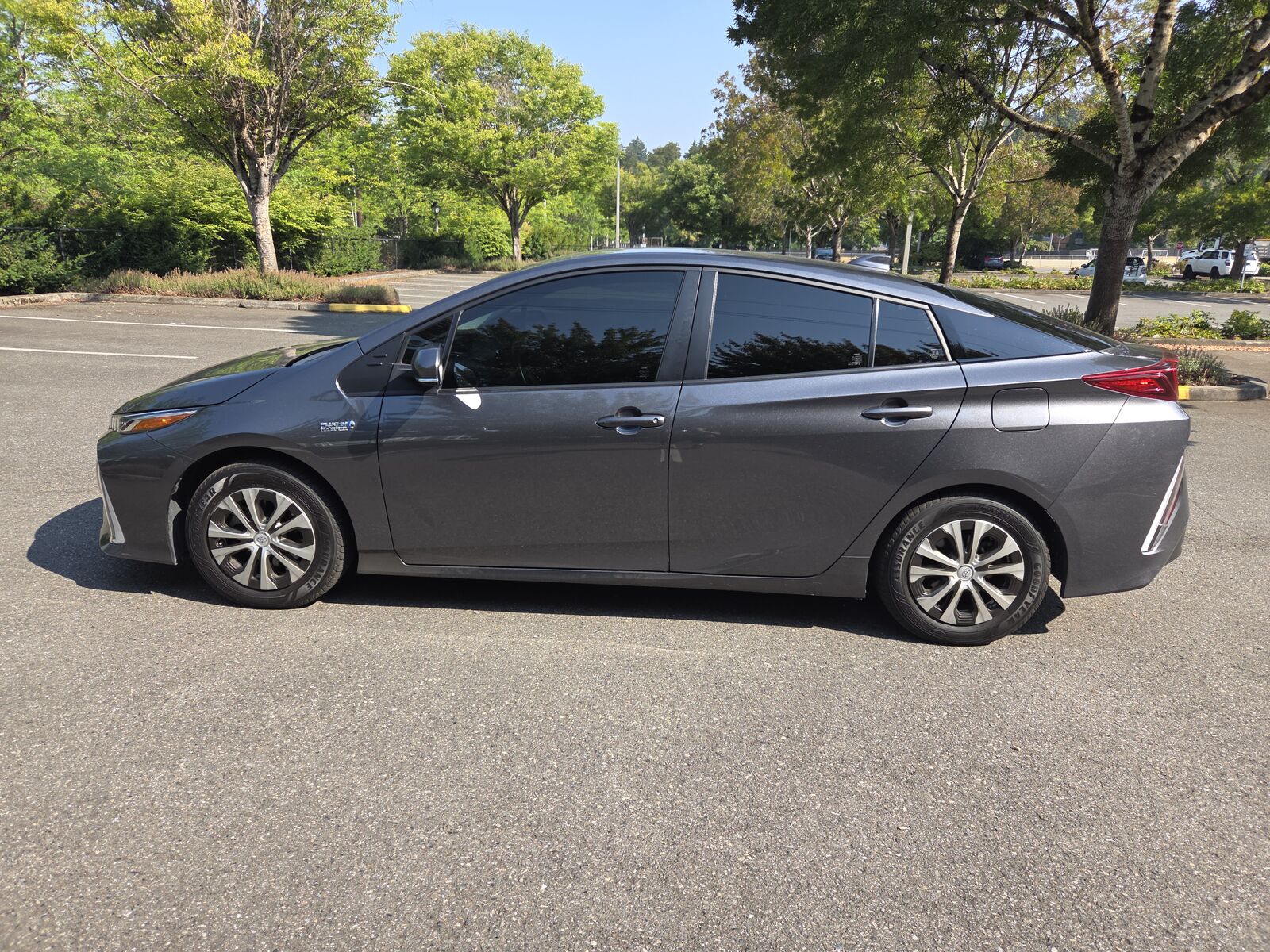 2021 TOYOTA Prius