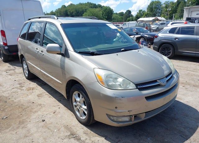 2004 TOYOTA Sienna