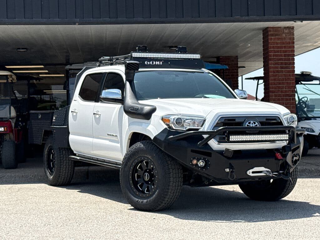 2017 TOYOTA Tacoma