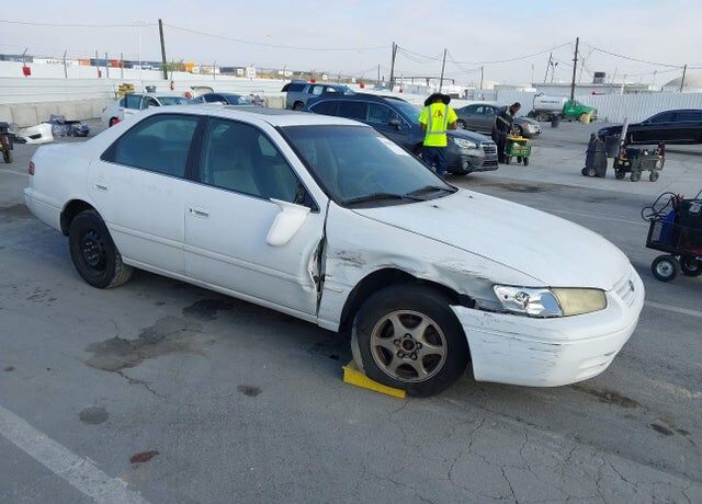 1998 TOYOTA Camry