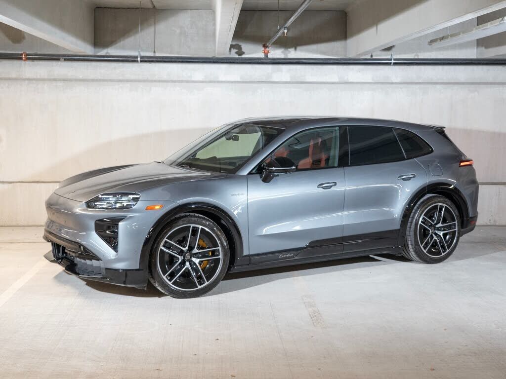 2026 PORSCHE Cayenne