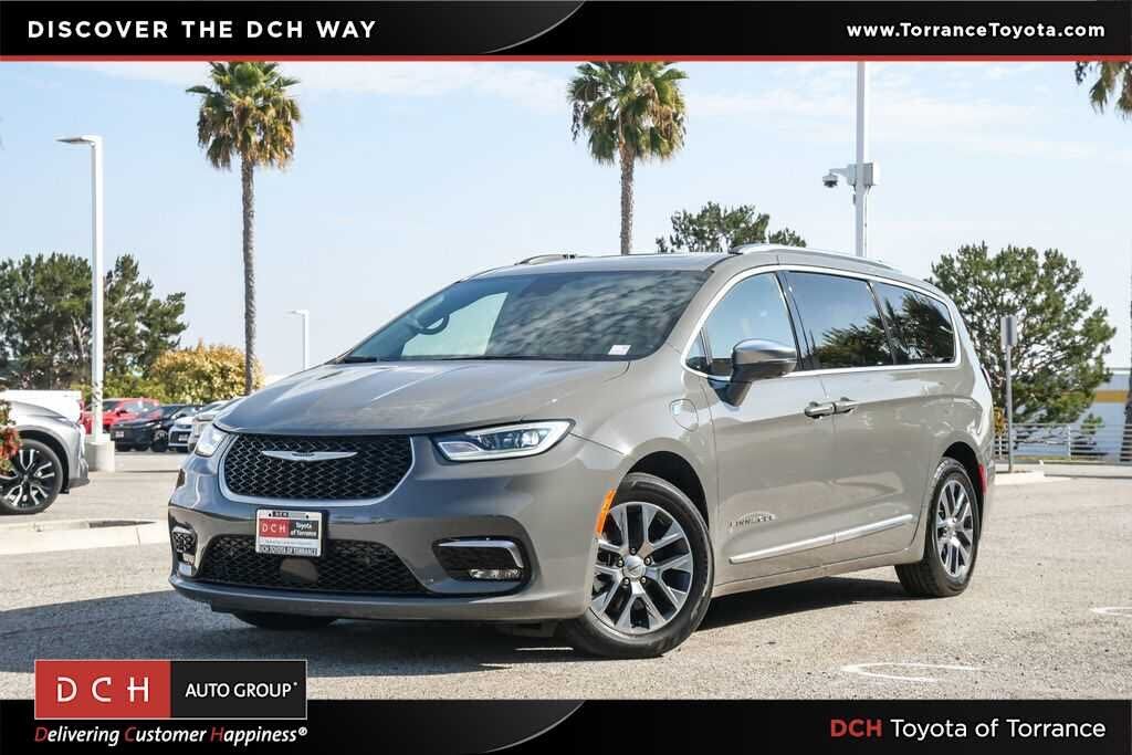 2022 CHRYSLER Pacifica