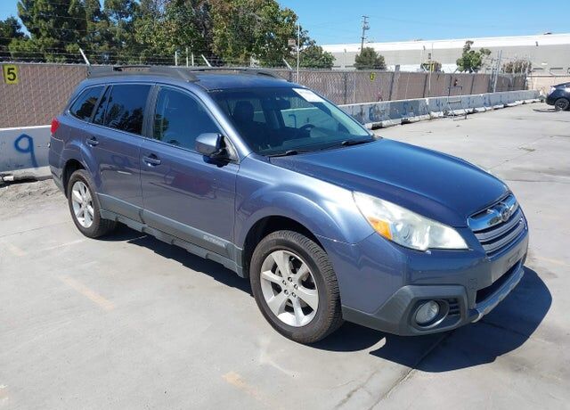 2014 SUBARU Outback