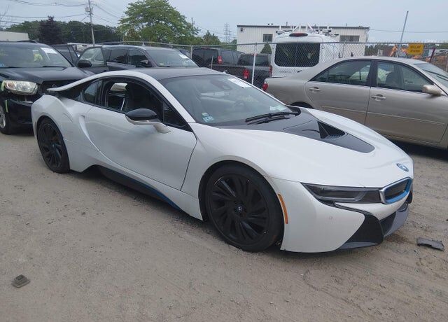 2016 BMW i8