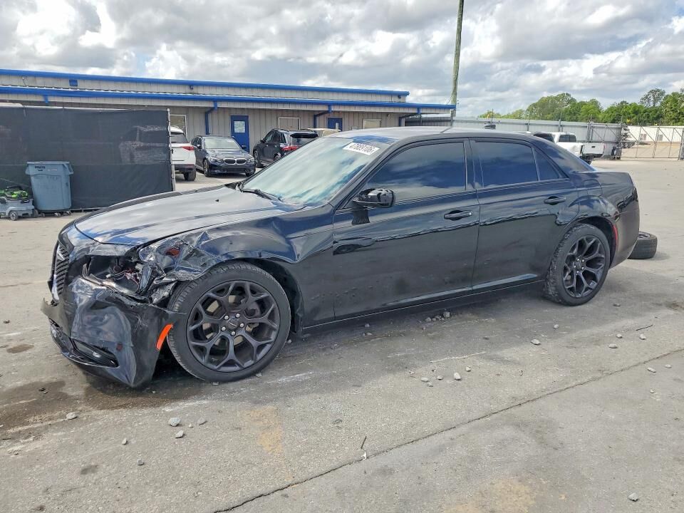 2019 CHRYSLER 300