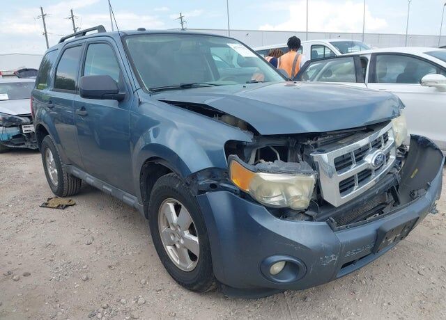 2011 FORD Escape