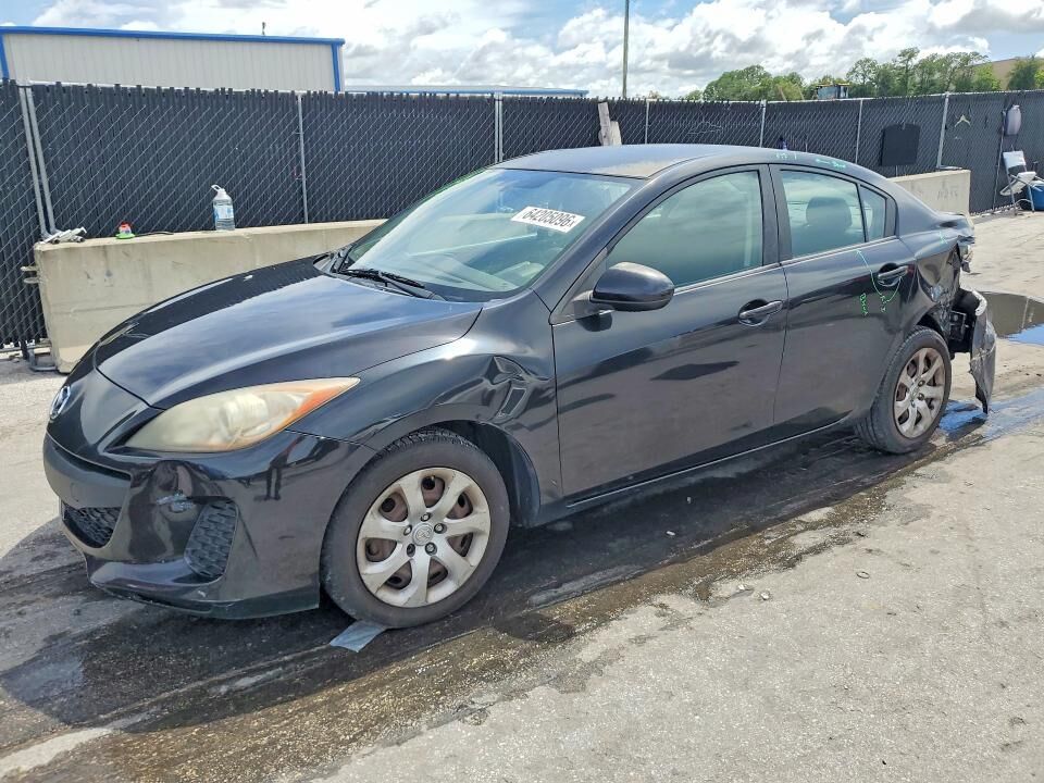 2013 MAZDA Mazda3
