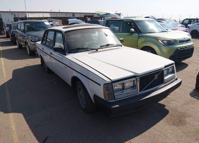 1983 VOLVO 240 Series