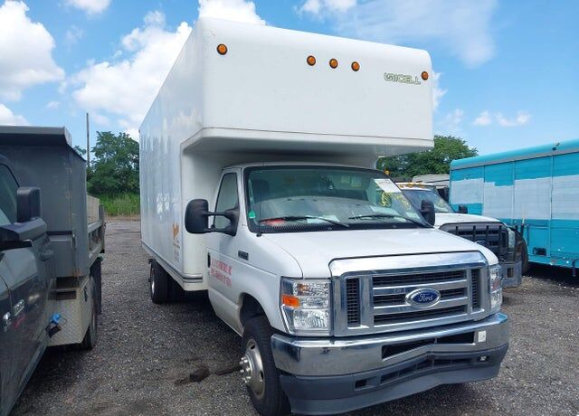 2022 FORD E-450