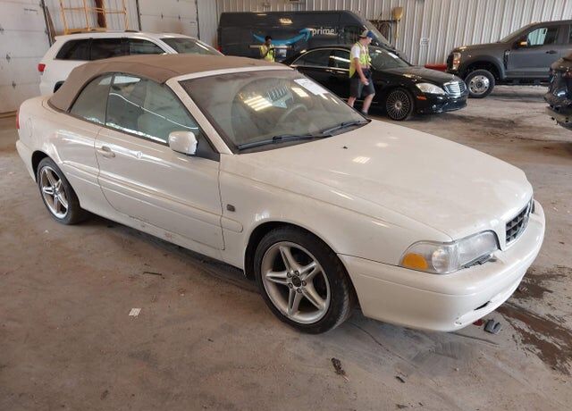 2001 VOLVO C70