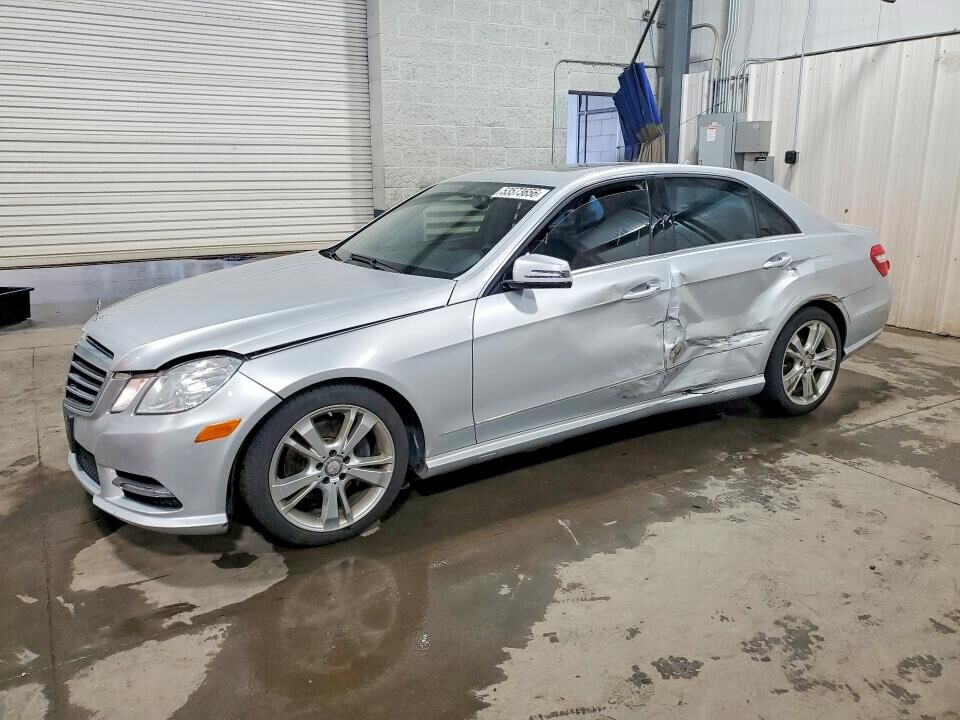 2013 MERCEDES-BENZ E-Class