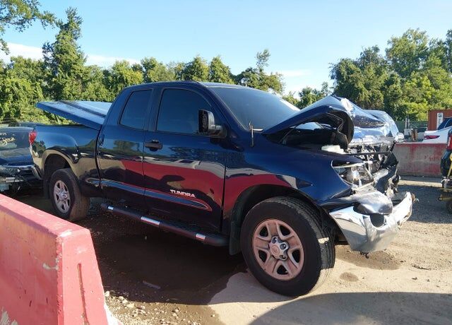 2011 TOYOTA Tundra