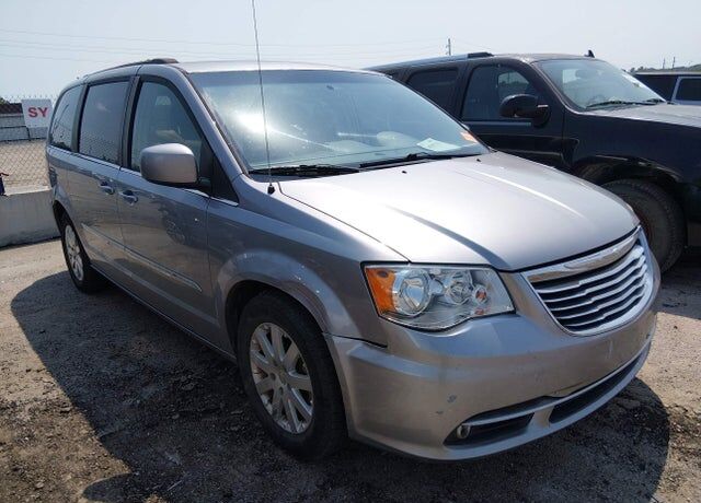 2013 CHRYSLER Town and Country