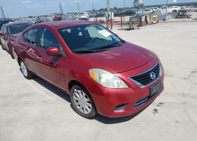 2013 NISSAN Versa