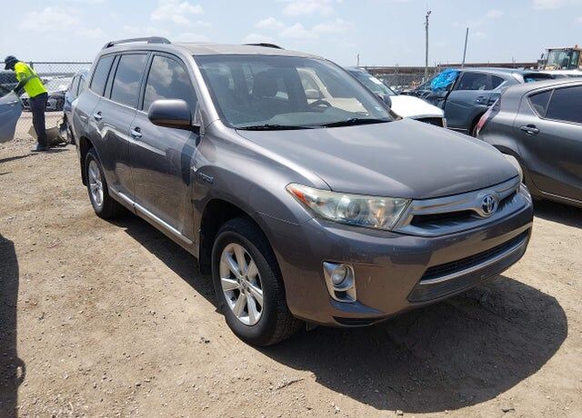 2013 TOYOTA Highlander