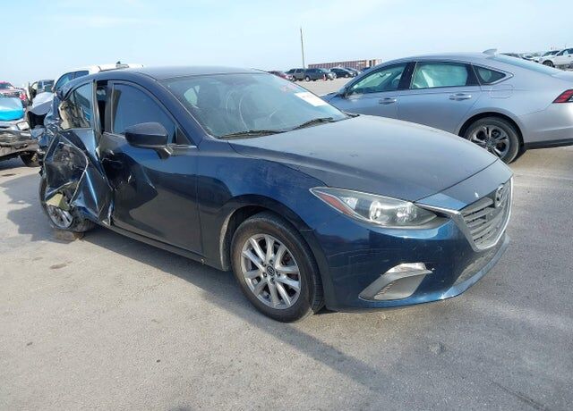 2016 MAZDA Mazda3