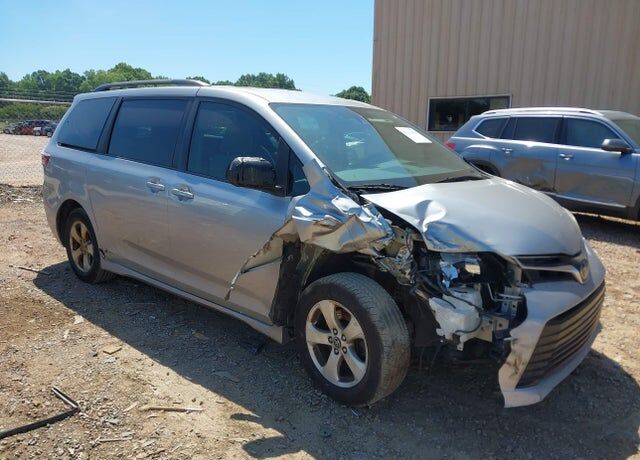 2018 TOYOTA Sienna