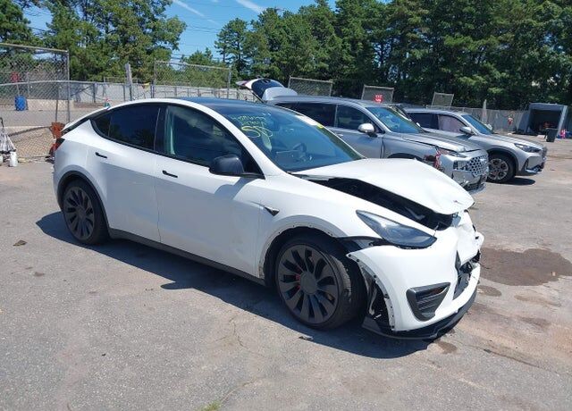 2024 TESLA Model Y